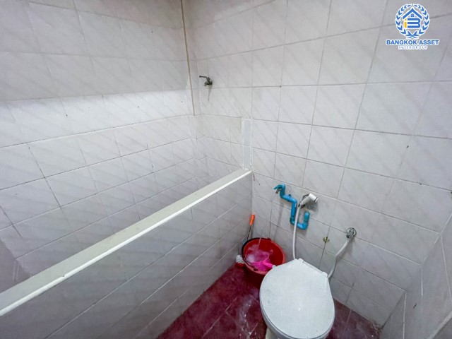 *****ทาวน์เฮ้าส์มือสองย่านนนทบุรี ม.ซอยเรวดี57 ติวานนท์ หลังมุม! เนื้อที่ 16 ตร.ว. ฟังก์ชัน 2 ห้องนอน 2 ห้องน้ำ 1 ที่จอดรถ บนทำเลเชื่อมต่อทุกการเดินทาง เพียงไม่ถึง 7 นาที ก็ถึงรถไฟฟ้าสายสีม่วง "สถานีบางกระสอ" และจุดขึ้นทางด่วน "ศรีรัช" จองเลย!